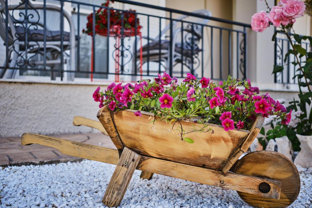 Villa Doreta Roda  Dış mekan fotoğraf